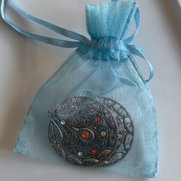 Choose to Sparkle Earrings - Picture 6 of 7